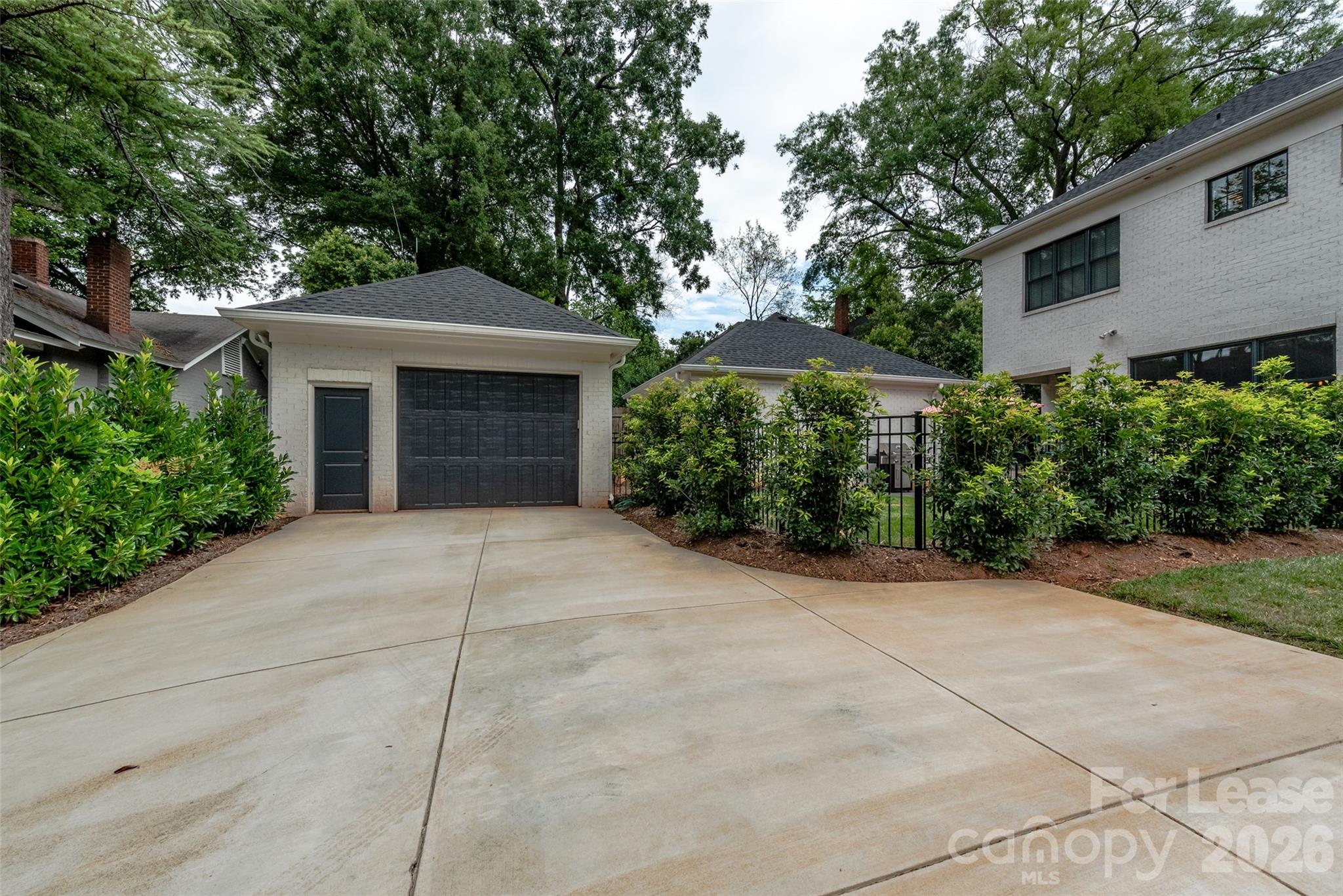 Townhouse at 405 Louise Avenue, Charlotte, photo 19 of 21