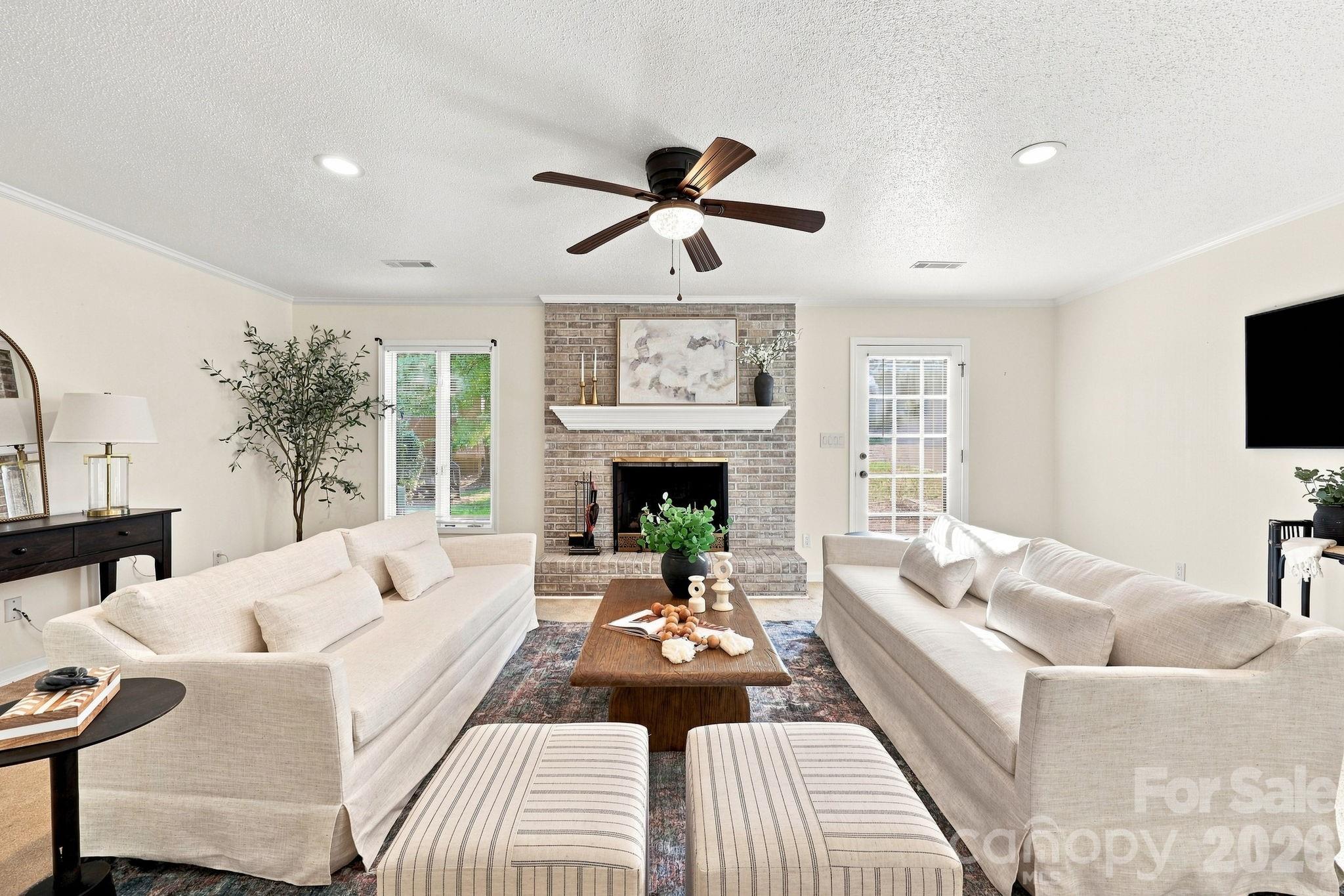 Single Family Residence at 103 Briar Ridge Circle, Winston Salem, photo 2 of 48