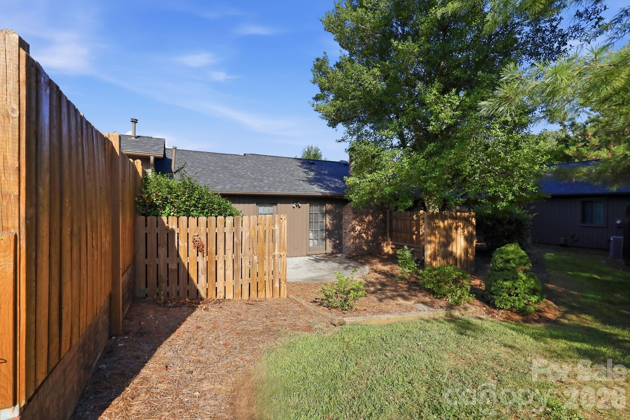 Single Family Residence at 103 Briar Ridge Circle, Winston Salem, photo 30 of 48