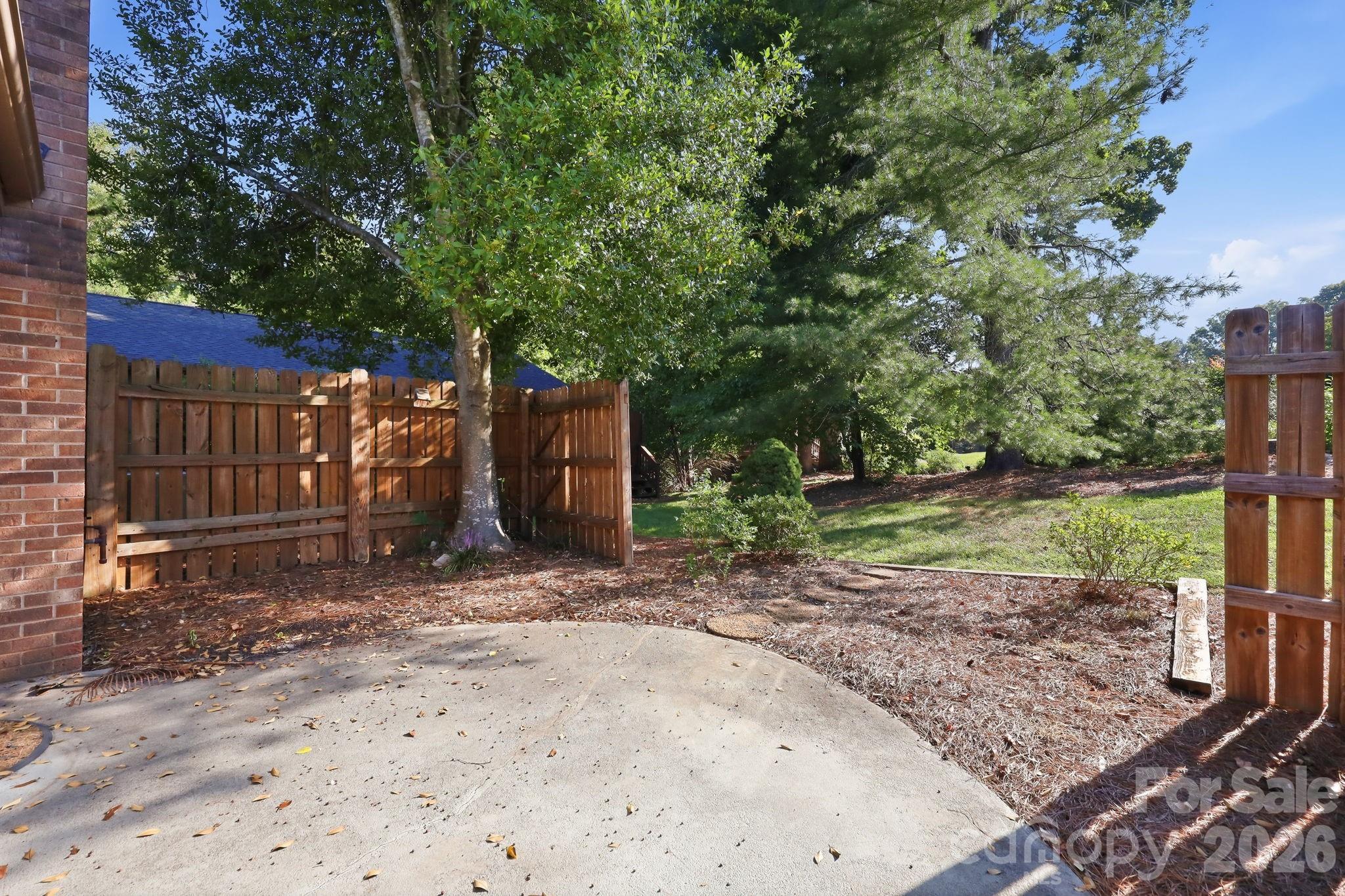 Single Family Residence at 103 Briar Ridge Circle, Winston Salem, photo 33 of 48