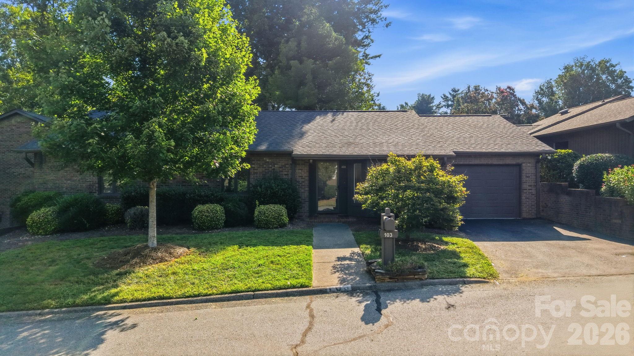 Single Family Residence at 103 Briar Ridge Circle, Winston Salem, photo 36 of 48