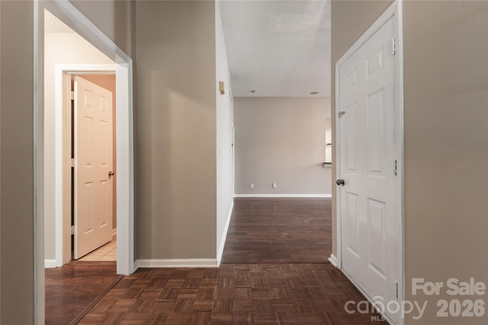 Single Family Residence at 10333 Danesway Lane, Cornelius, photo 3 of 29