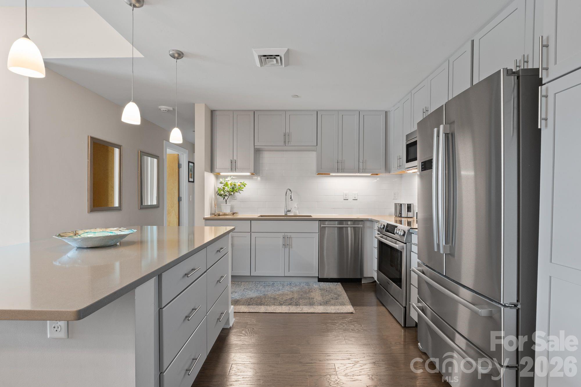 Condominium at 45 Asheland Avenue, Asheville, photo 4 of 28