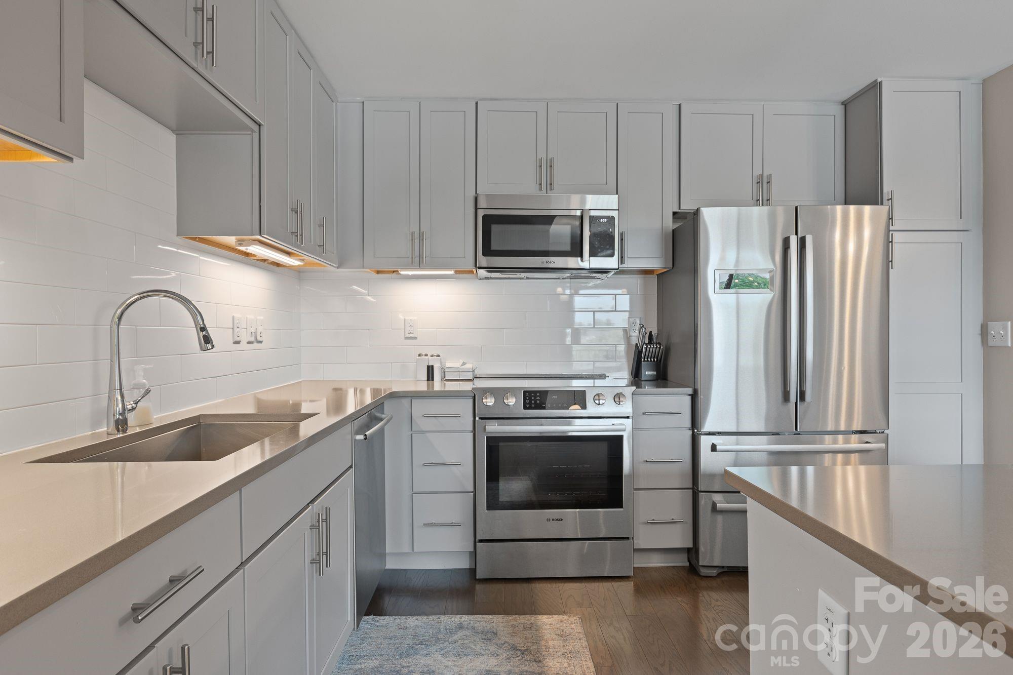 Condominium at 45 Asheland Avenue, Asheville, photo 5 of 28