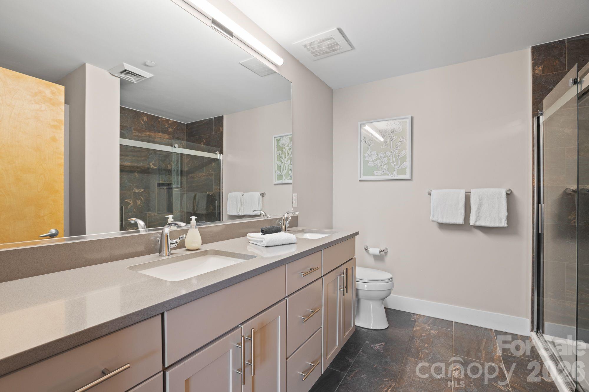 Condominium at 45 Asheland Avenue, Asheville, photo 10 of 28