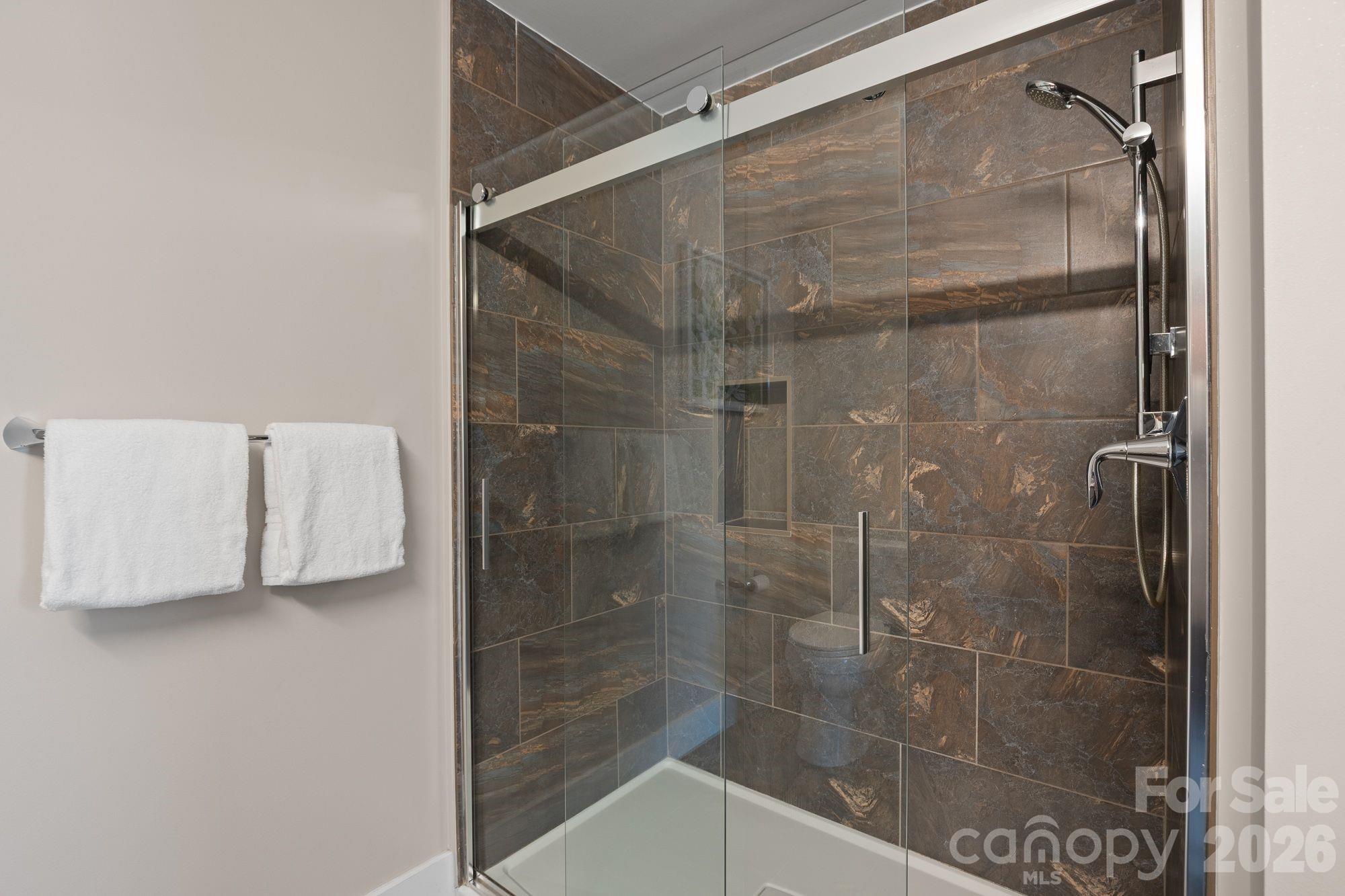 Condominium at 45 Asheland Avenue, Asheville, photo 11 of 28