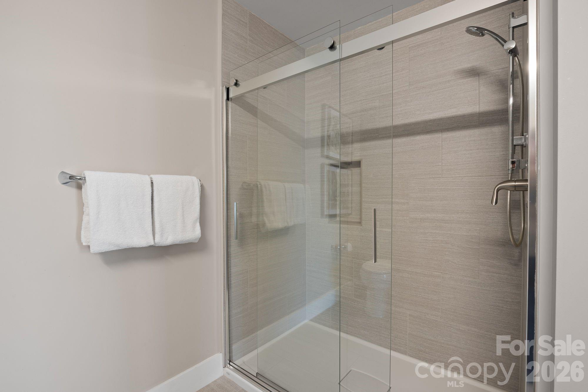 Condominium at 45 Asheland Avenue, Asheville, photo 14 of 28