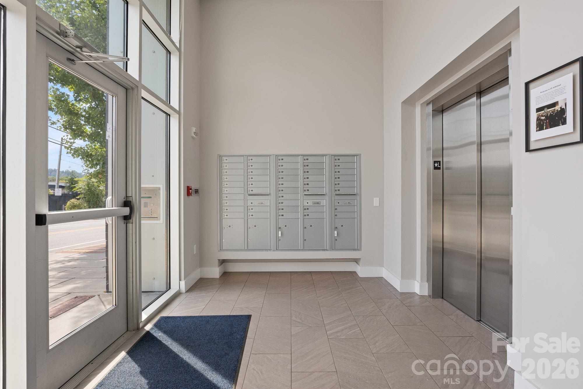 Condominium at 45 Asheland Avenue, Asheville, photo 18 of 28