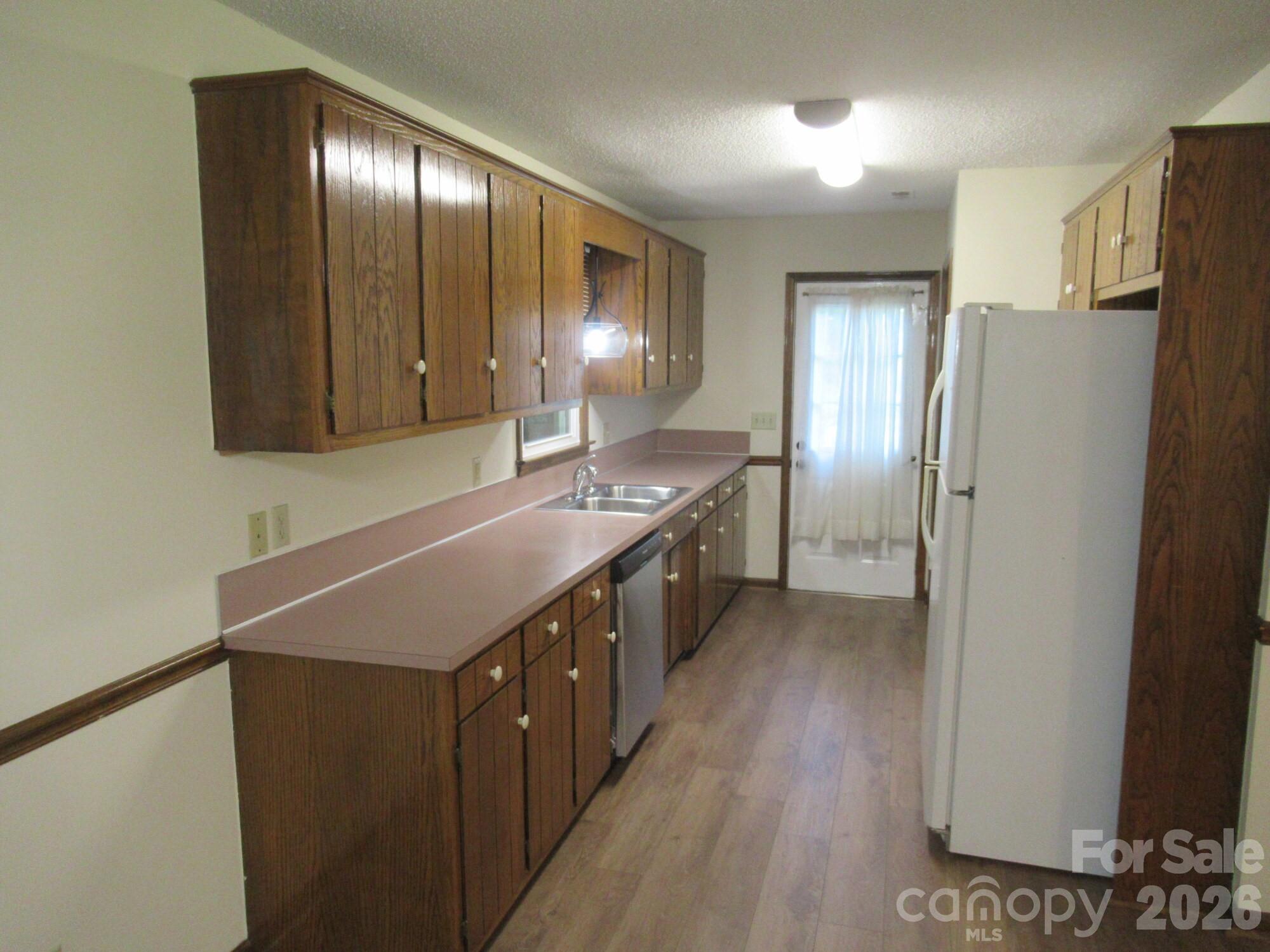 Kitchen - 1809 S Industrial Park Road, Lincolnton