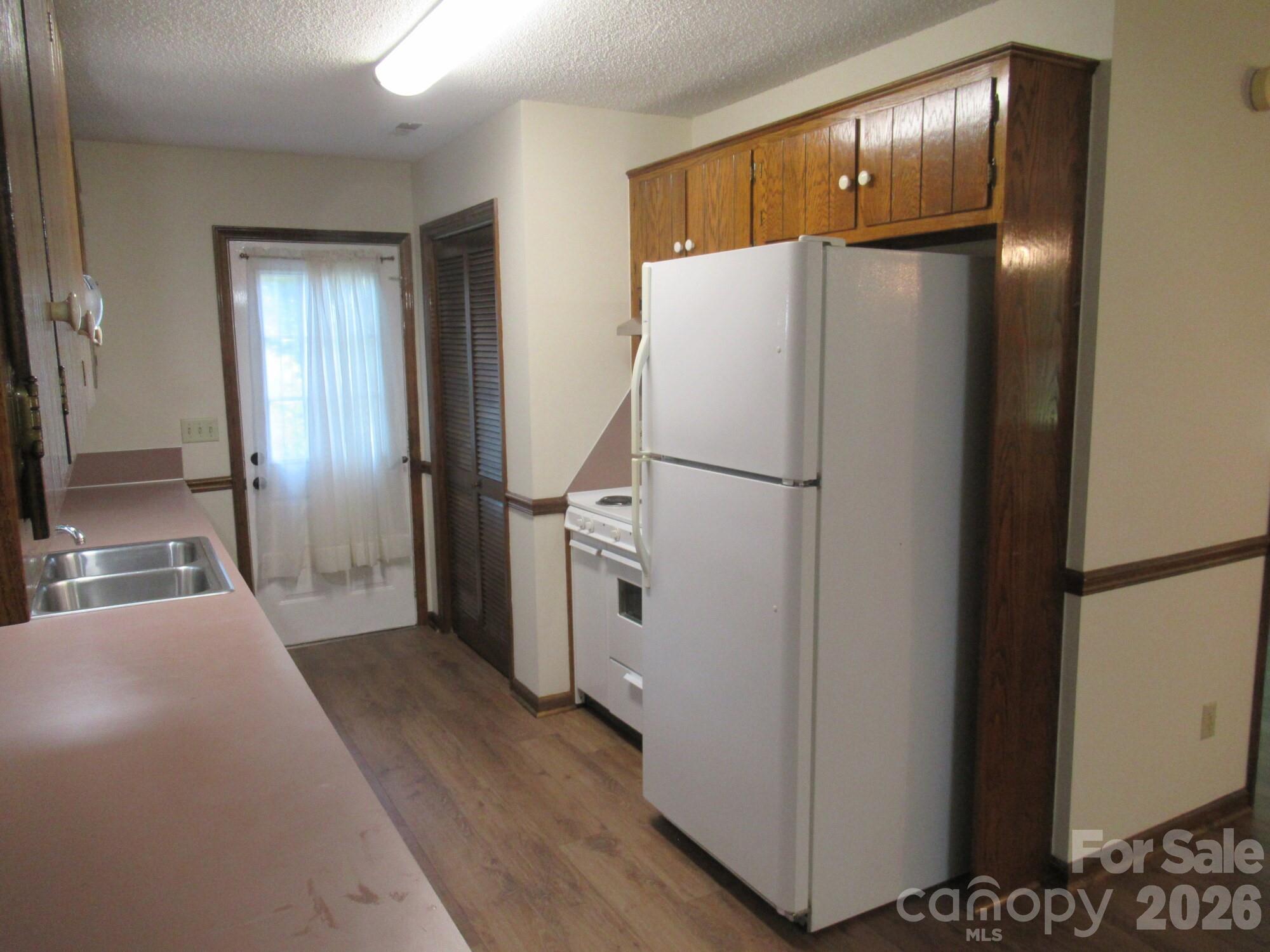 Kitchen - 1809 S Industrial Park Road, Lincolnton