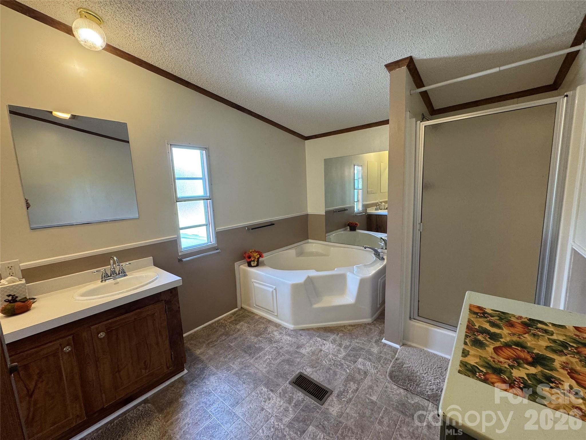 Single Family Residence at 51 Little Hungry Road, Hendersonville, photo 20 of 34