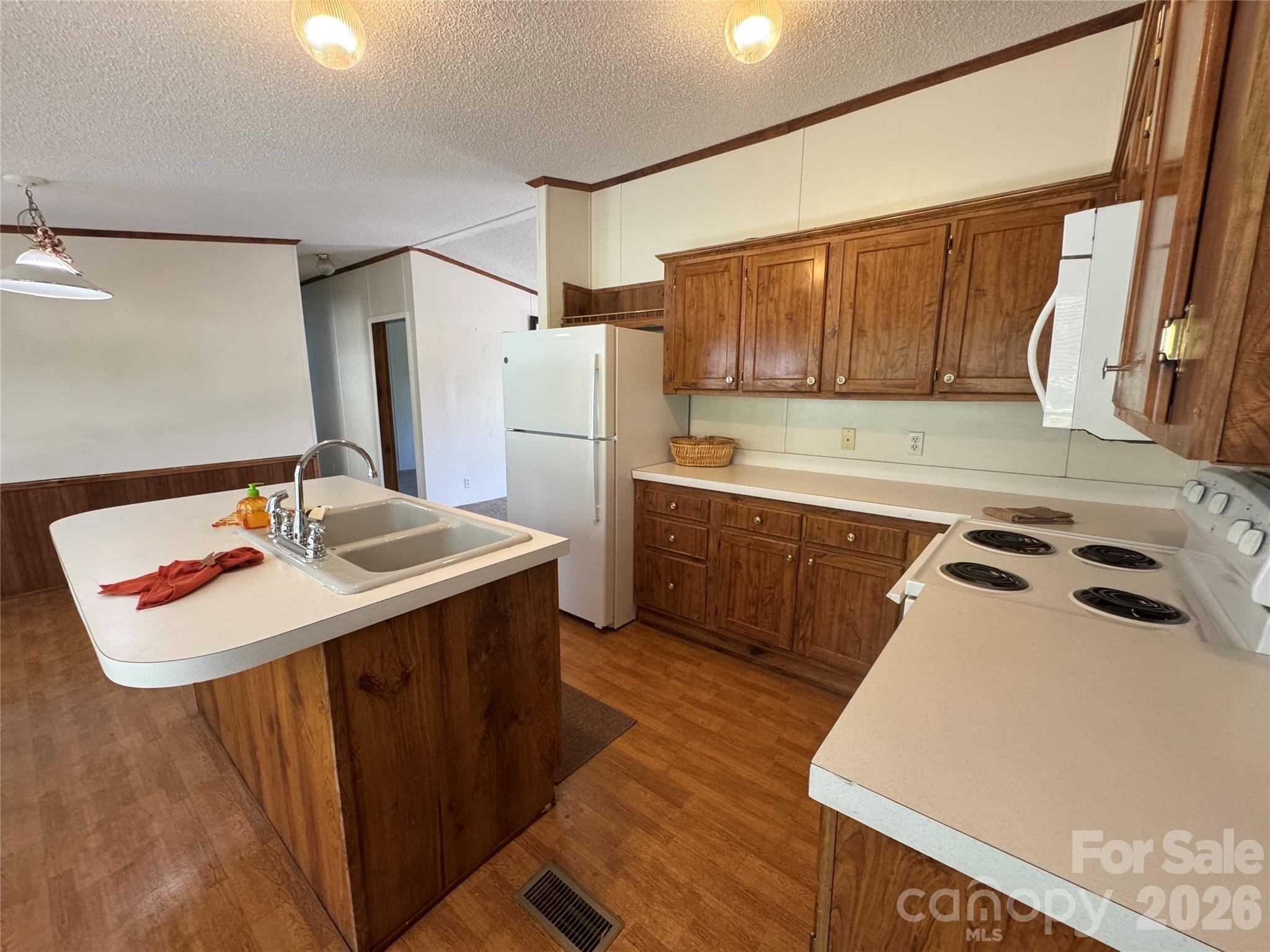 Single Family Residence at 51 Little Hungry Road, Hendersonville, photo 14 of 34