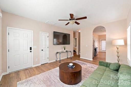 Single Family Residence at 422 Danielle Way, Fort Mill, photo 8 of 40