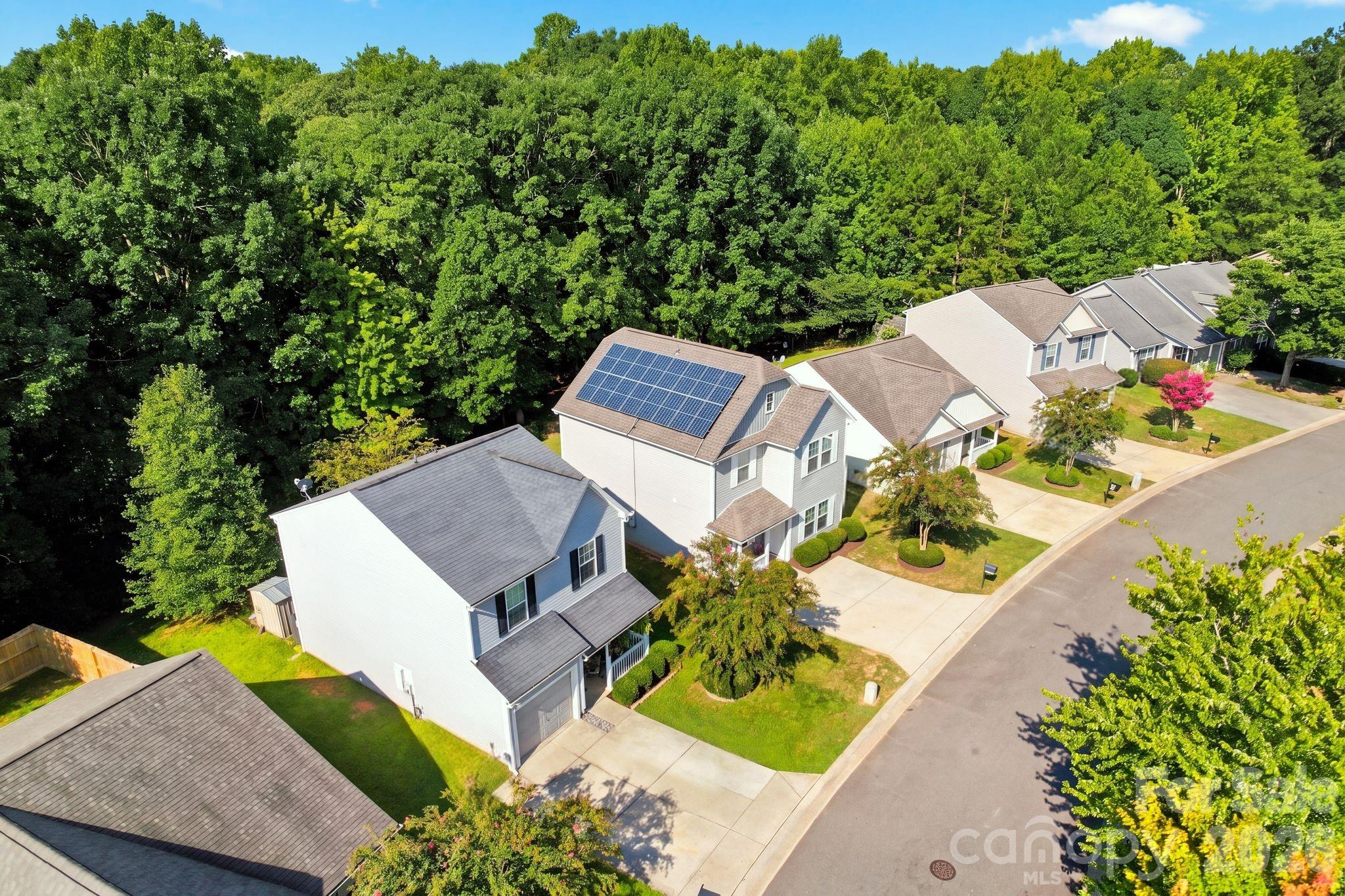 Single Family Residence at 422 Danielle Way, Fort Mill, photo 5 of 40