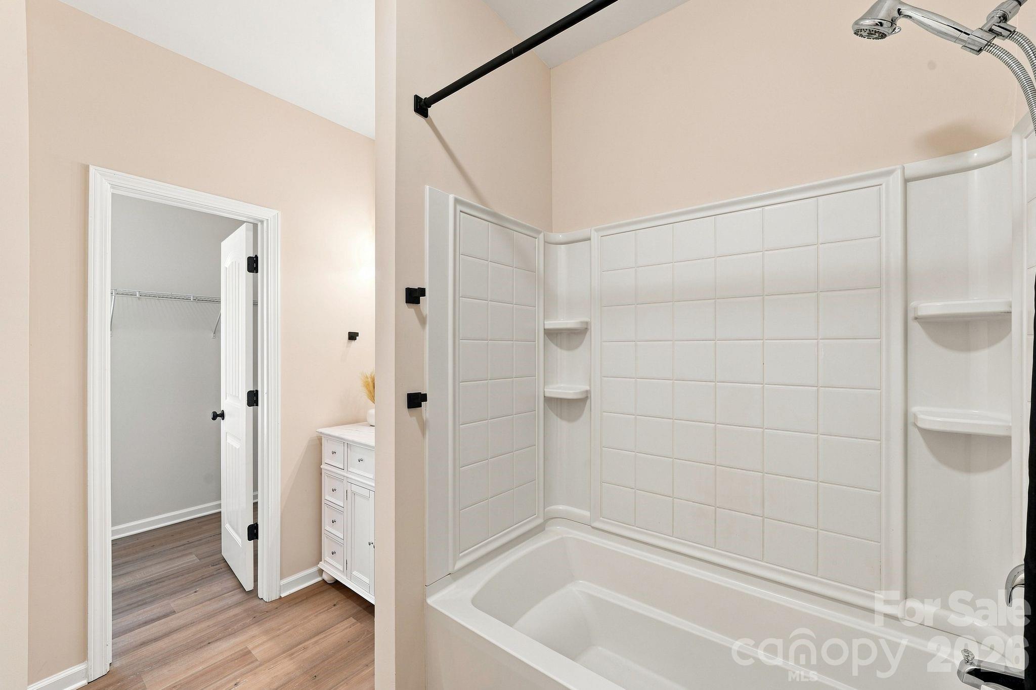 Primary bathroom down stairs - 422 Danielle Way, Fort Mill