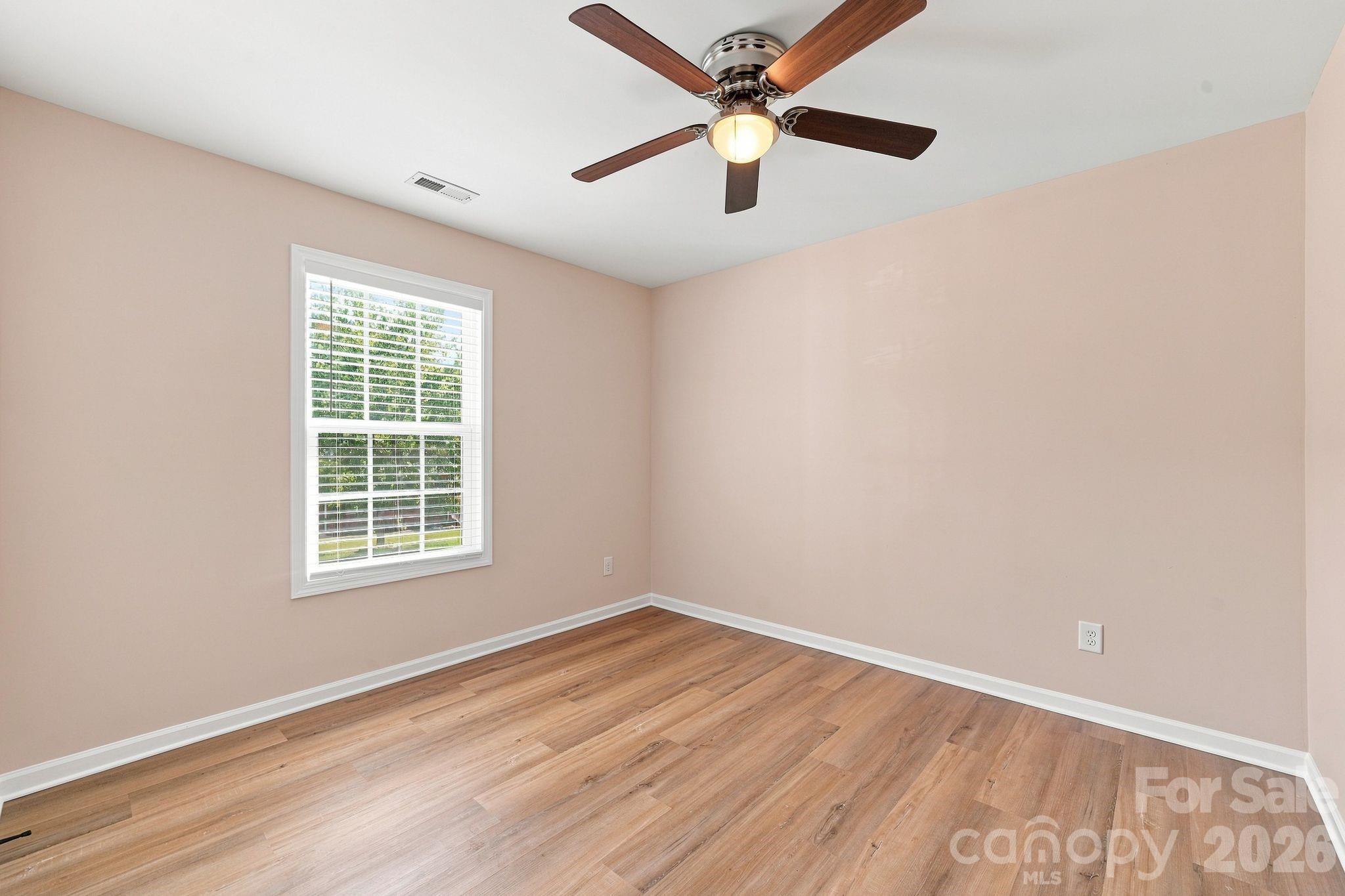 Single Family Residence at 422 Danielle Way, Fort Mill, photo 30 of 40