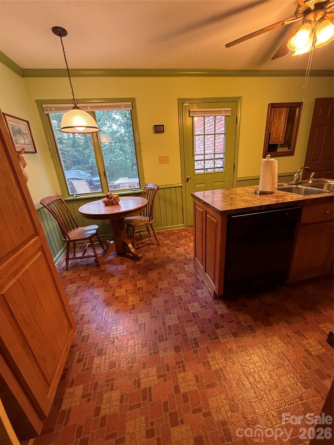Single Family Residence at 2015 39th Avenue NE, Hickory, photo 14 of 43