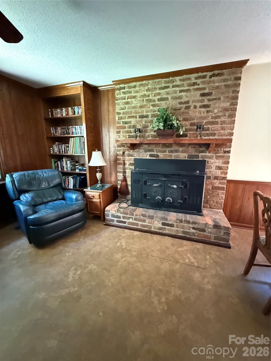 Single Family Residence at 2015 39th Avenue NE, Hickory, photo 17 of 43