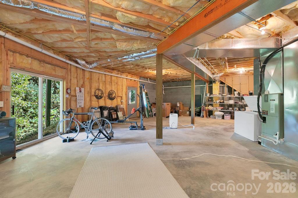 Lots of possibilities - 1228 Ugugu Drive, Brevard