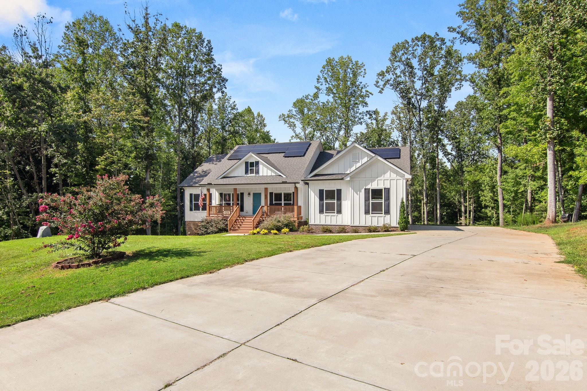 Substantial Concrete Driveway - 206 N Harbor Watch Drive, Statesville