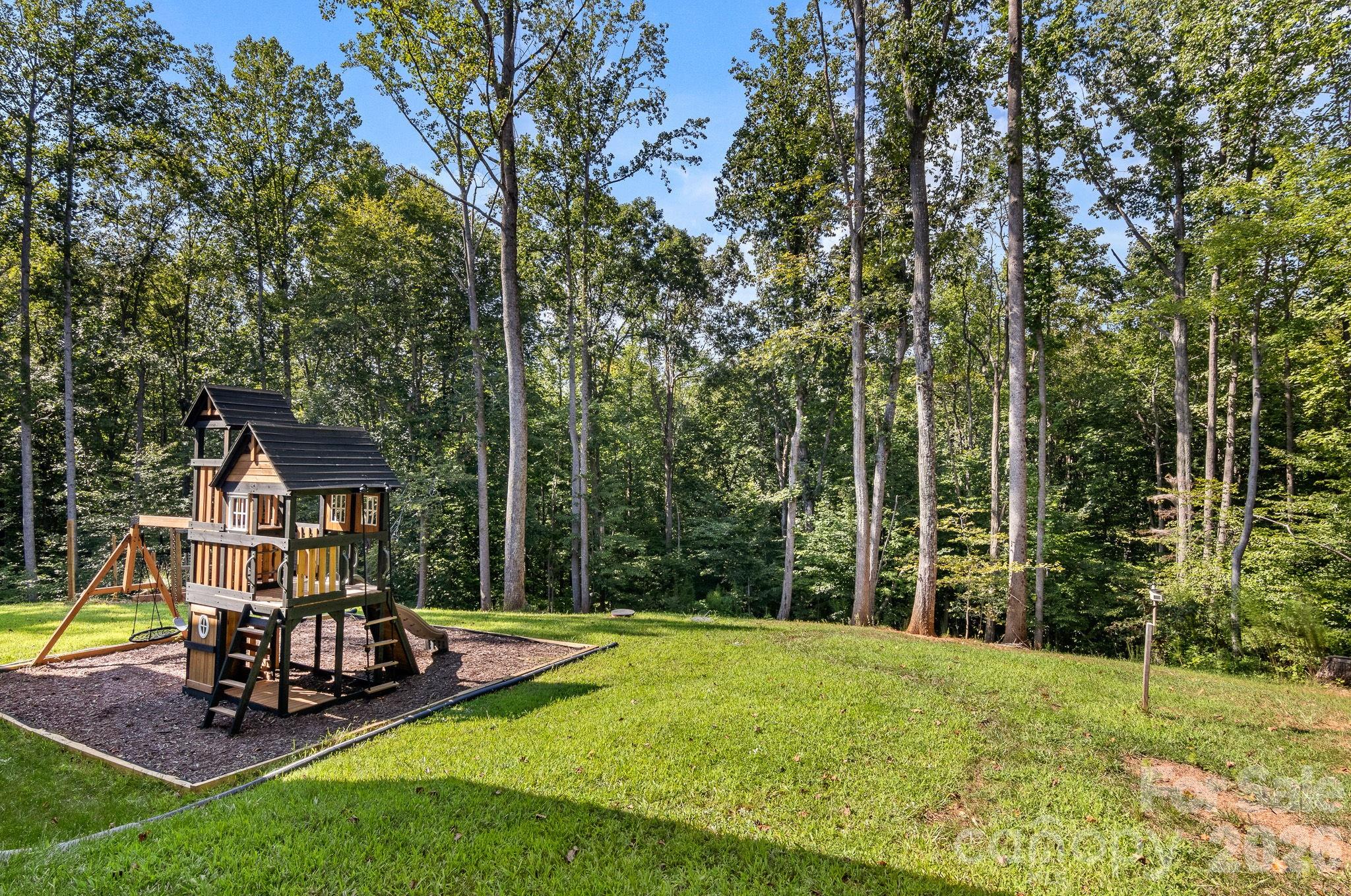 Ample Backyard - 206 N Harbor Watch Drive, Statesville