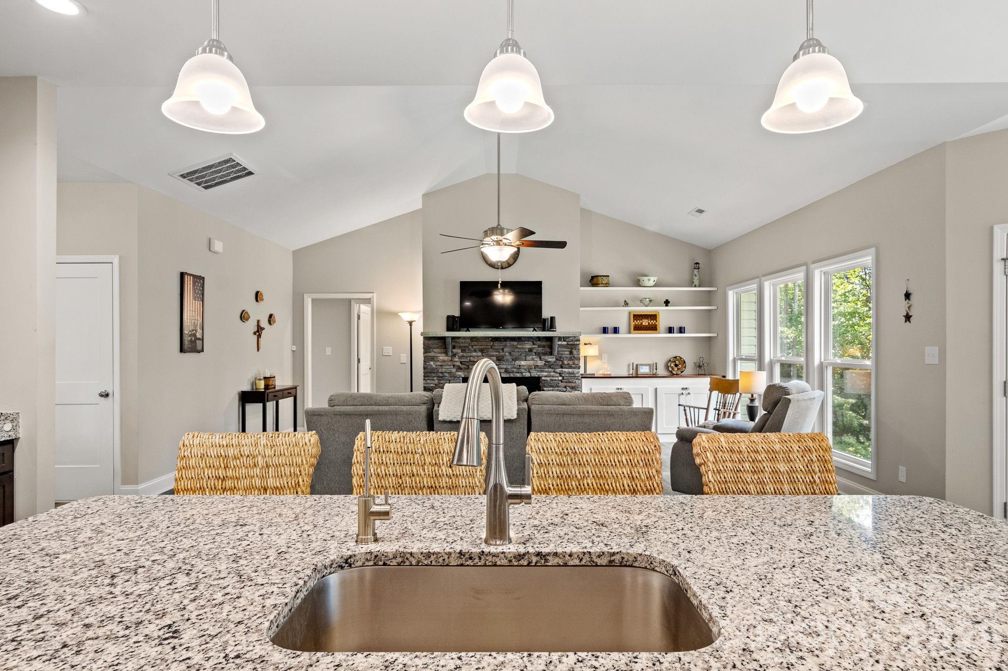 Vaulted Great Room - 206 N Harbor Watch Drive, Statesville