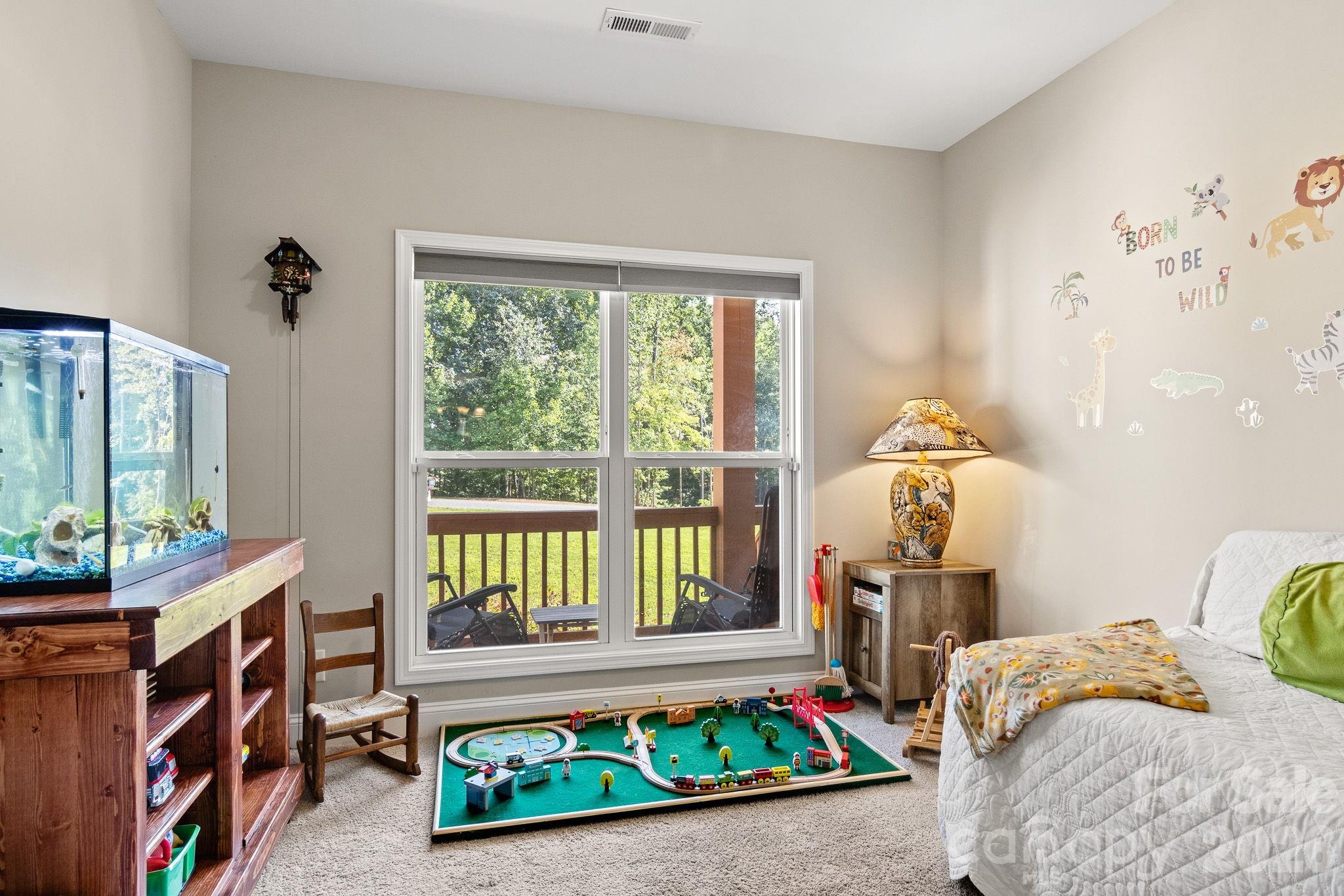 Flex Space - 206 N Harbor Watch Drive, Statesville