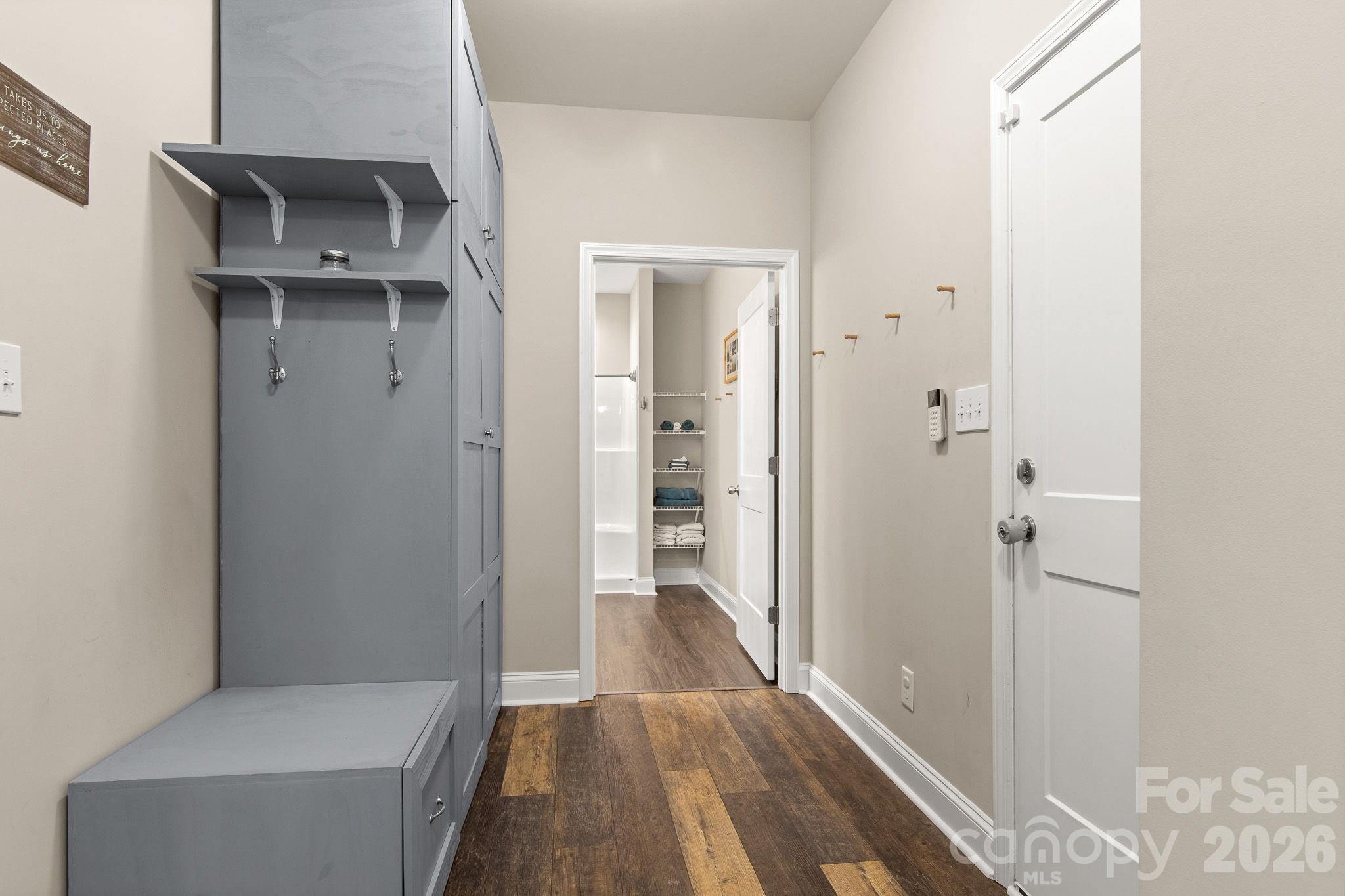 Drop Zone - 206 N Harbor Watch Drive, Statesville