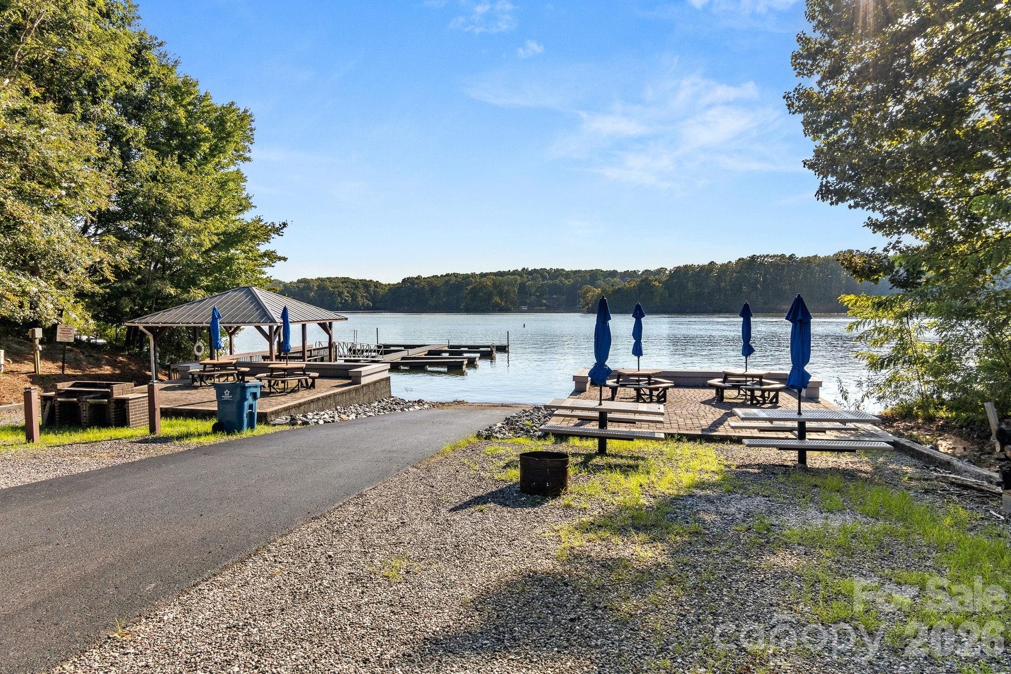 Community Day Dock - 206 N Harbor Watch Drive, Statesville