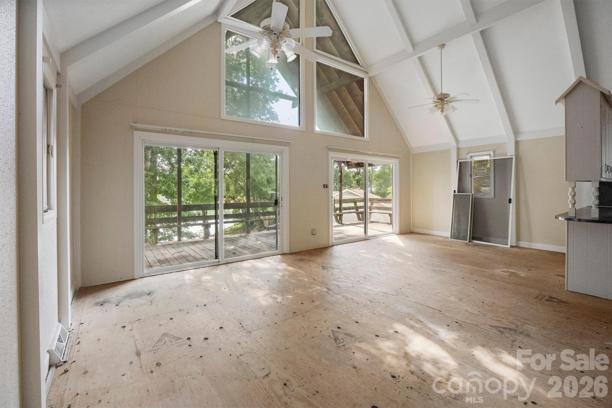 Great room with high ceilings and amazing views - 131 Baywatch Drive, Mooresville