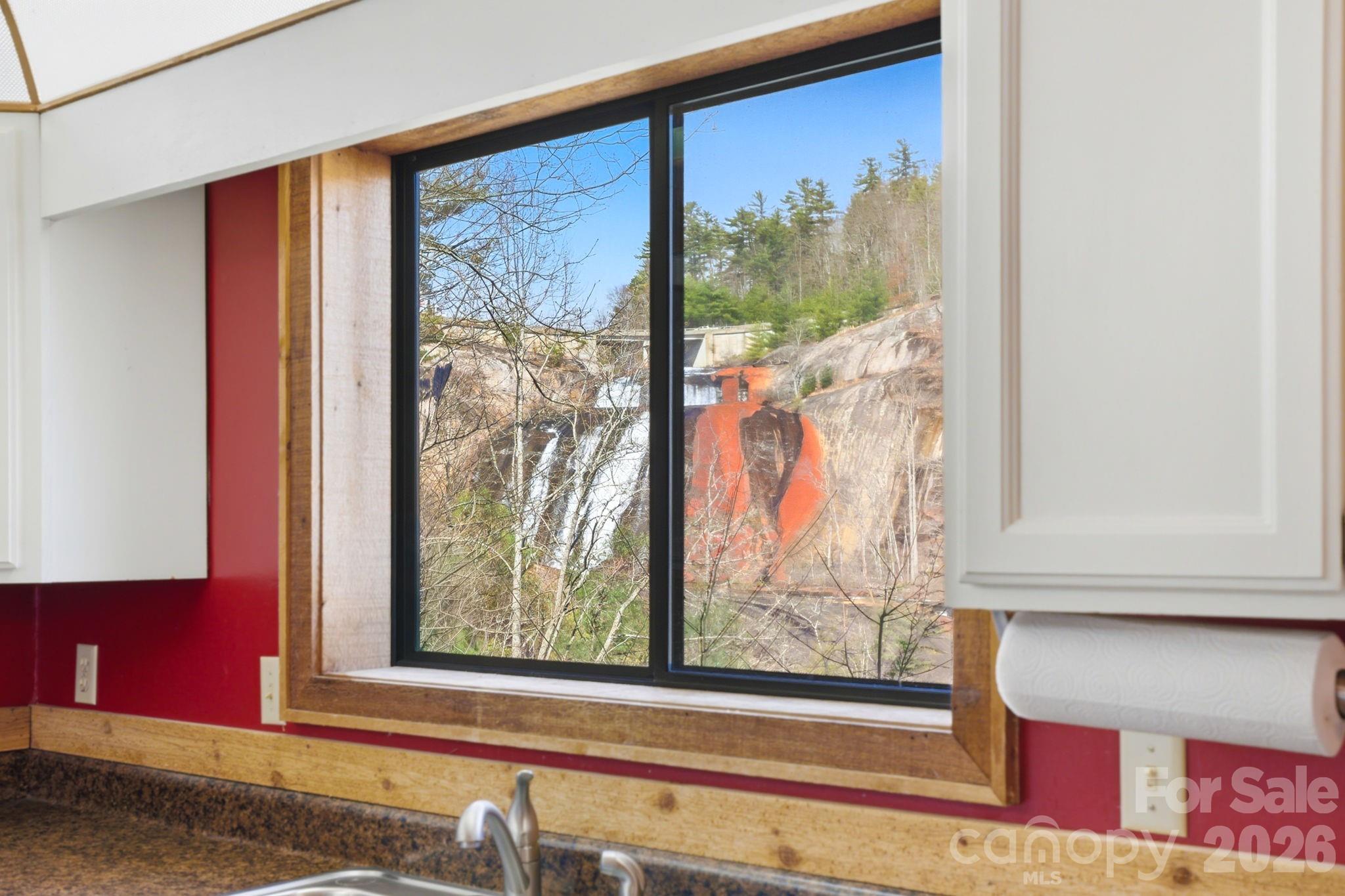 Condominium at 221 Toxaway Falls Drive, Lake Toxaway, photo 14 of 47