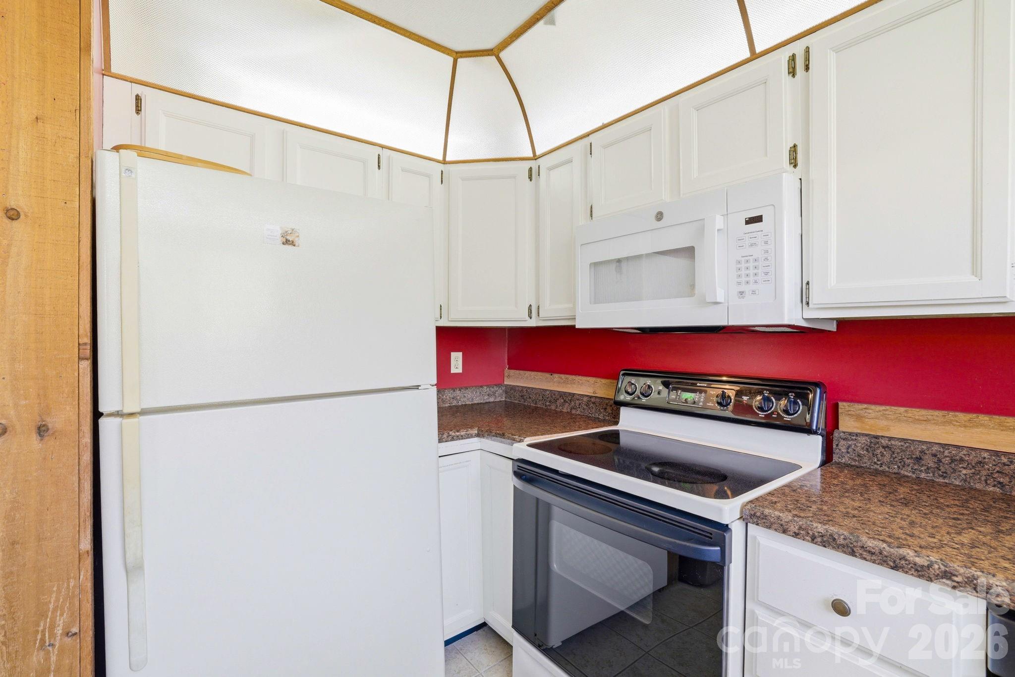 Condominium at 221 Toxaway Falls Drive, Lake Toxaway, photo 15 of 47