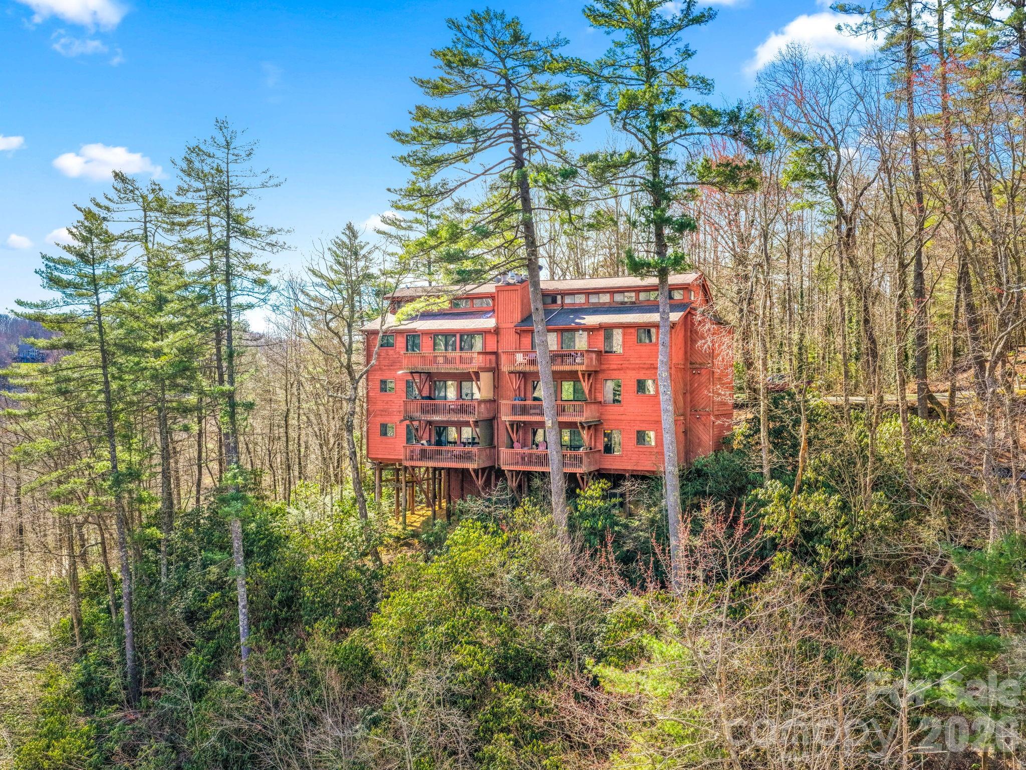 Condominium at 221 Toxaway Falls Drive, Lake Toxaway, photo 33 of 47