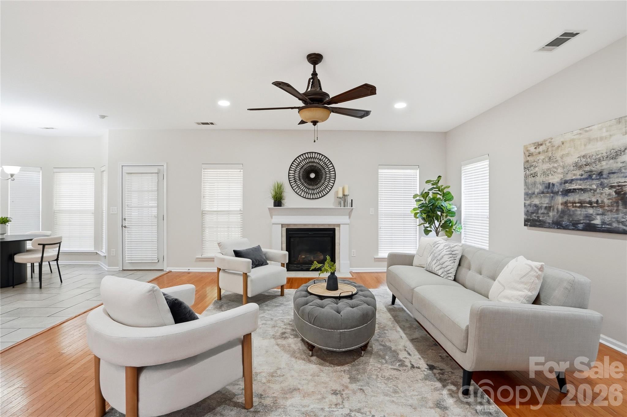 Single Family Residence at 509 Evening Mist Drive, Fort Mill, photo 16 of 48