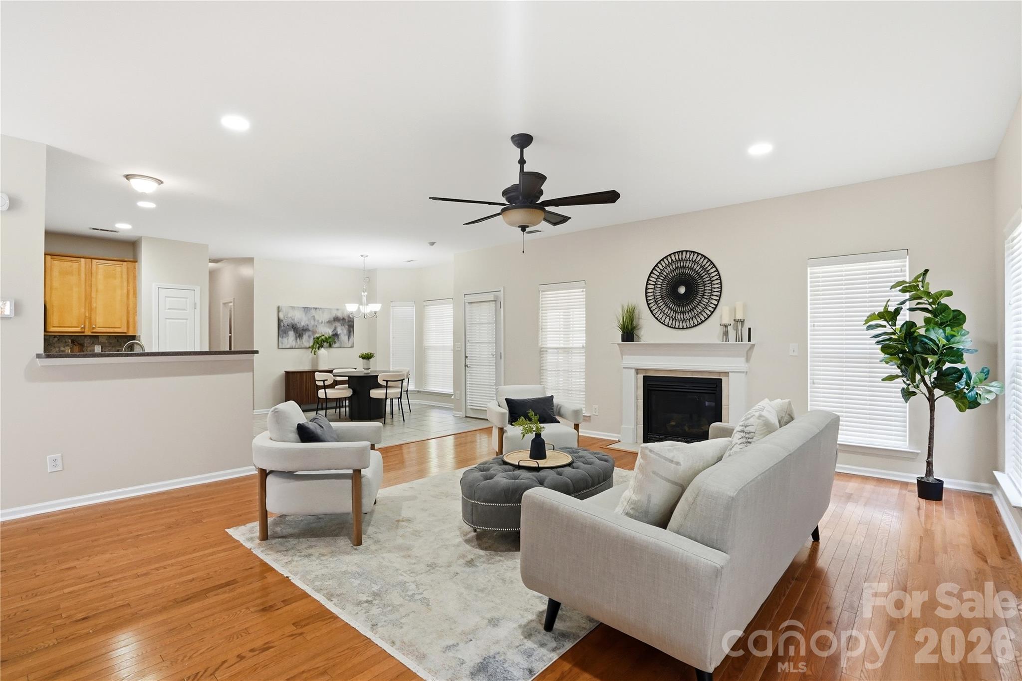 Single Family Residence at 509 Evening Mist Drive, Fort Mill, photo 17 of 48
