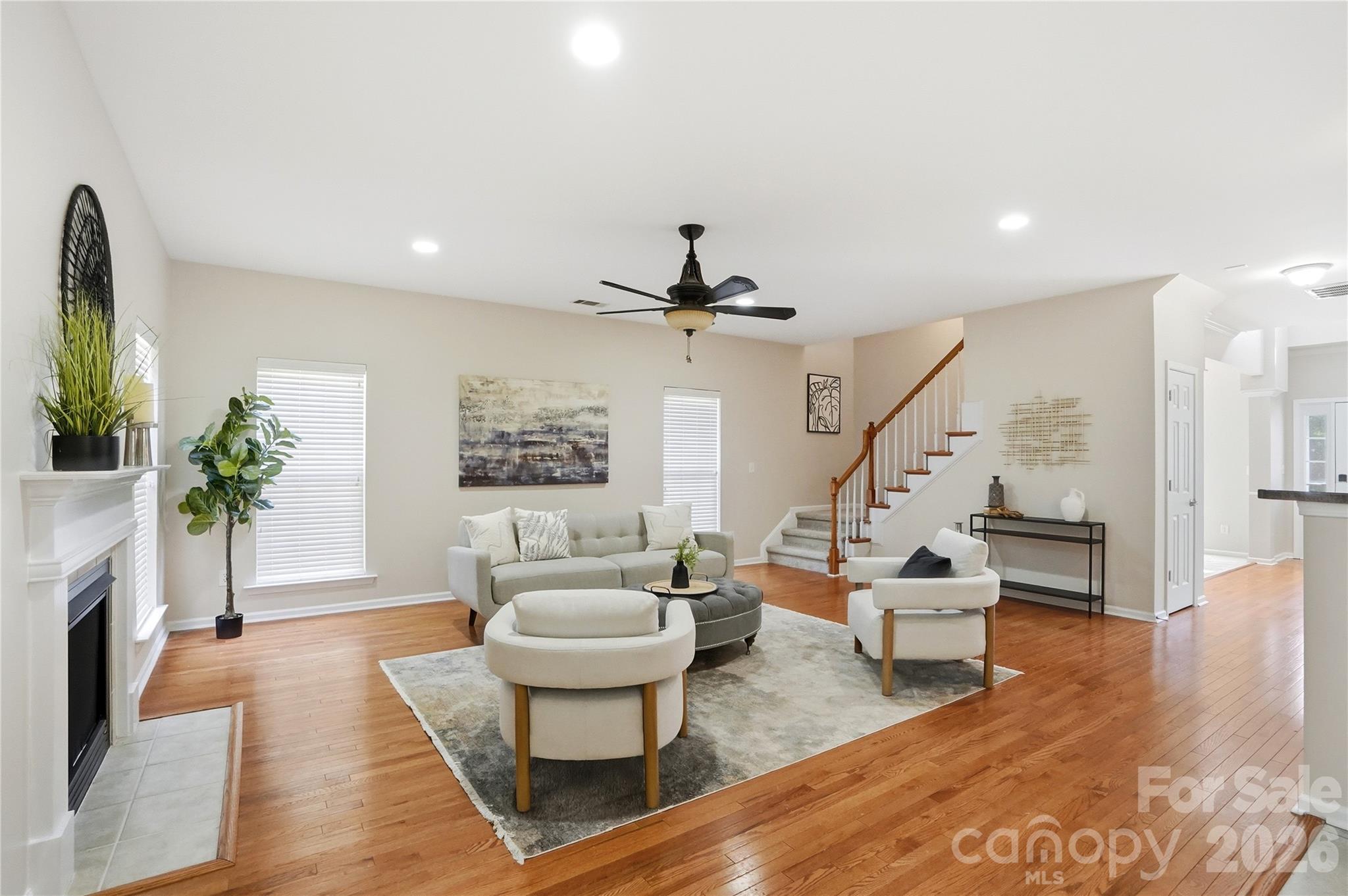 Single Family Residence at 509 Evening Mist Drive, Fort Mill, photo 19 of 48