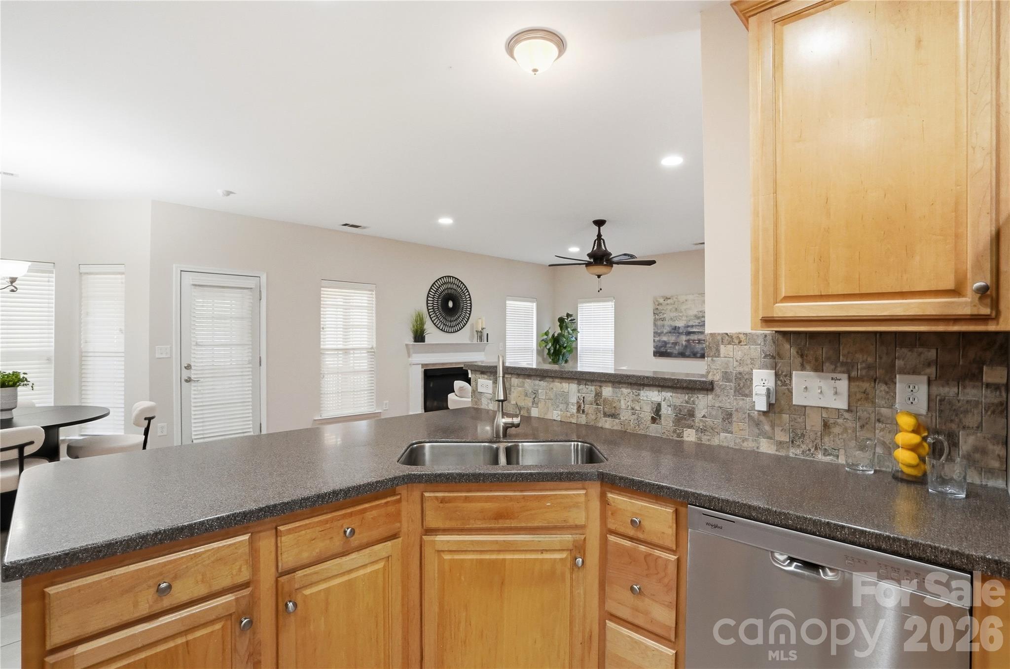 Single Family Residence at 509 Evening Mist Drive, Fort Mill, photo 25 of 48