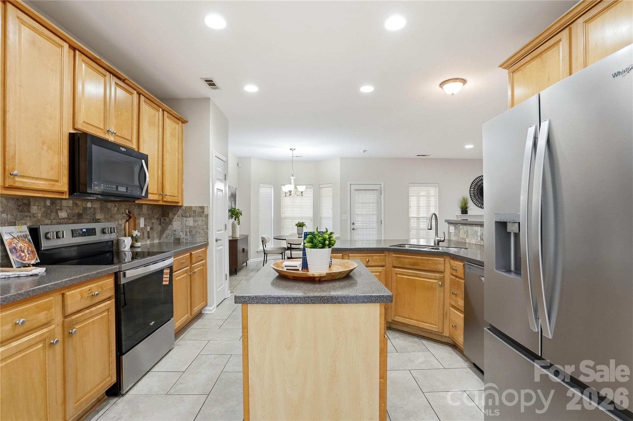 Single Family Residence at 509 Evening Mist Drive, Fort Mill, photo 26 of 48