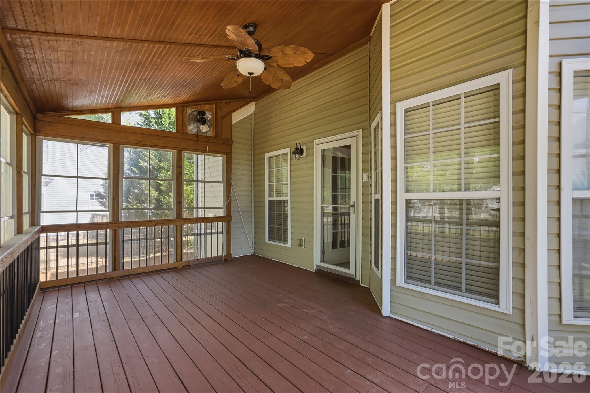 Single Family Residence at 509 Evening Mist Drive, Fort Mill, photo 44 of 48