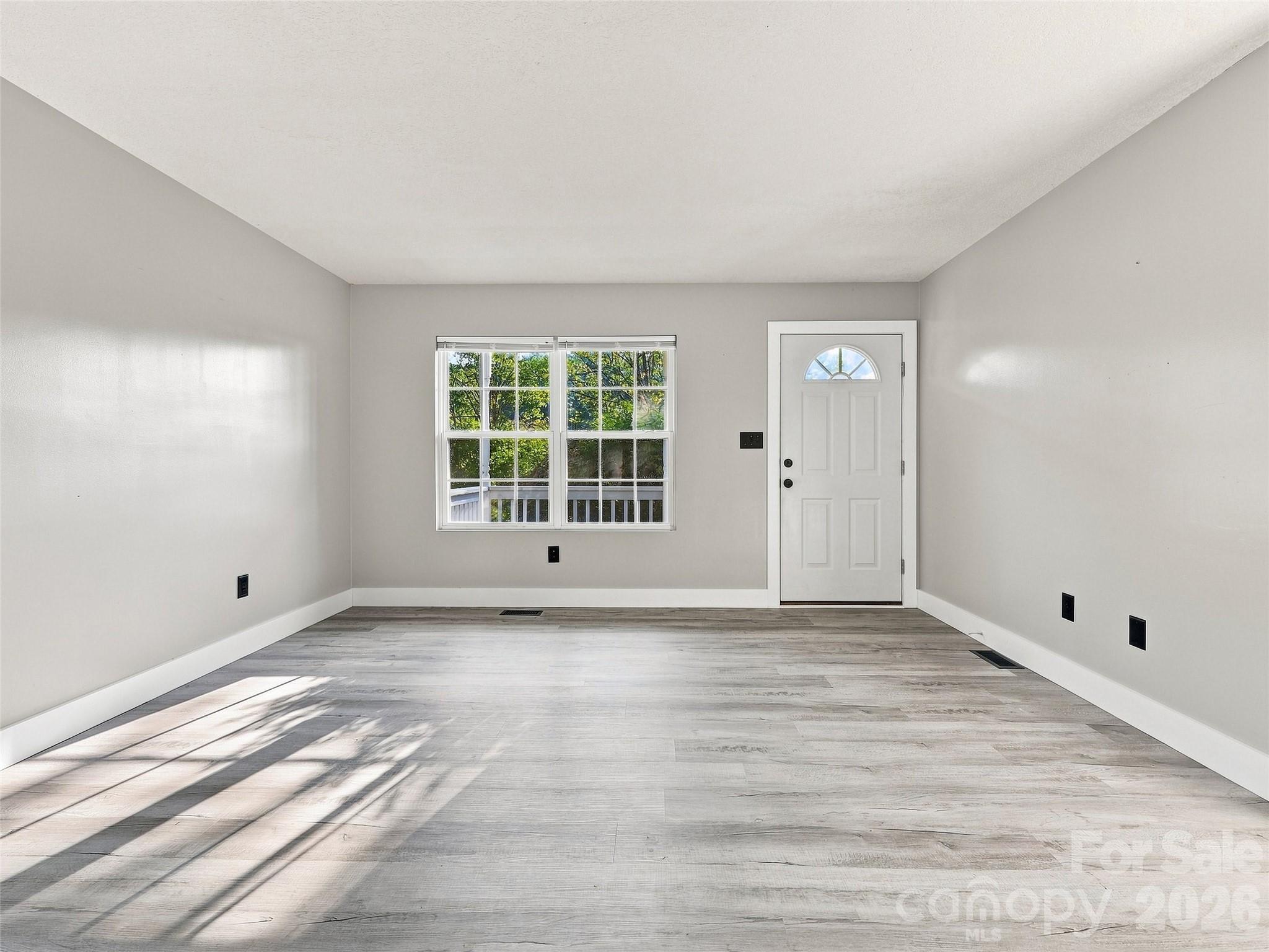 Single Family Residence at 11 Brant Lane, Weaverville, photo 7 of 41