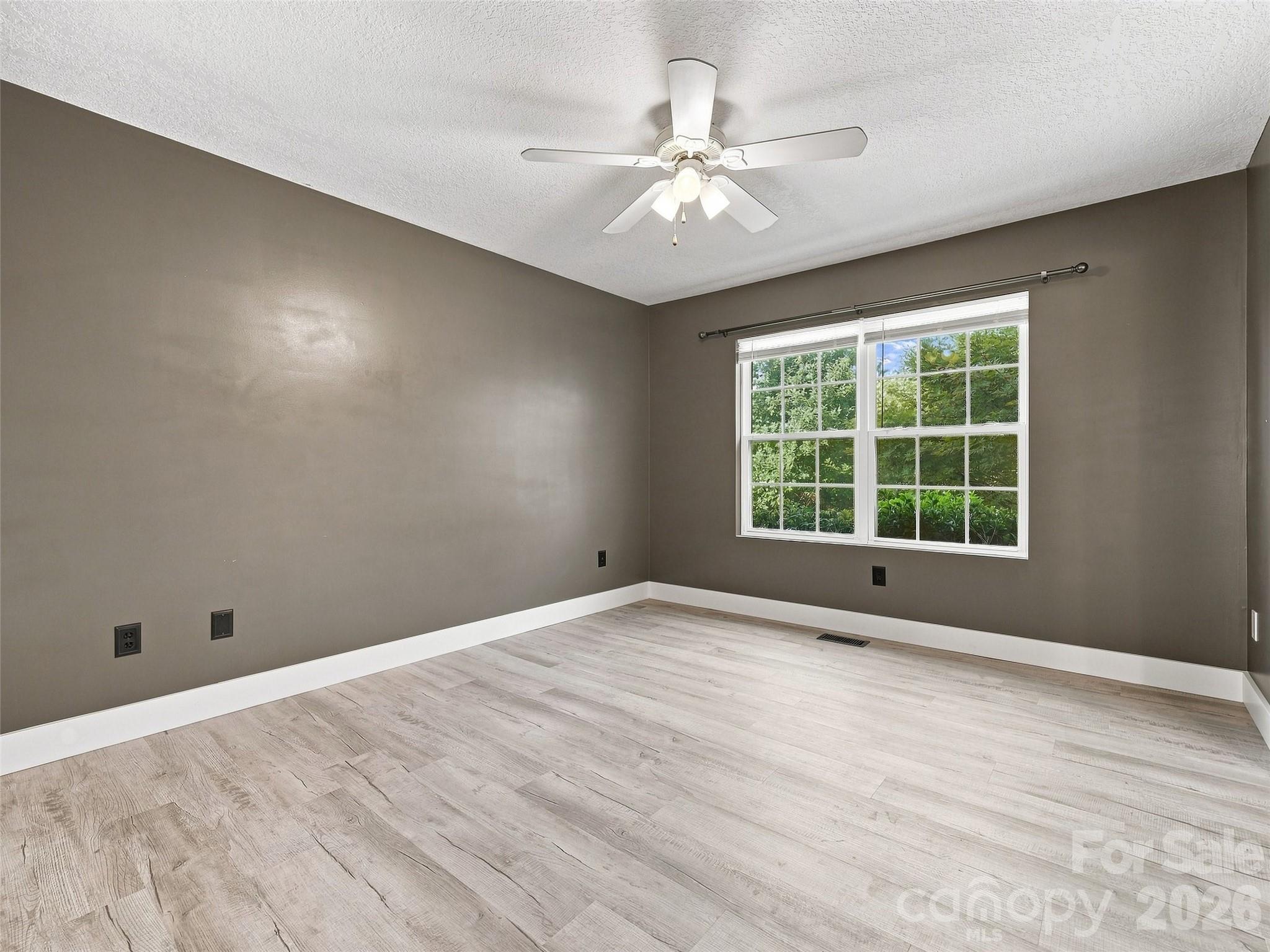 Single Family Residence at 11 Brant Lane, Weaverville, photo 20 of 41