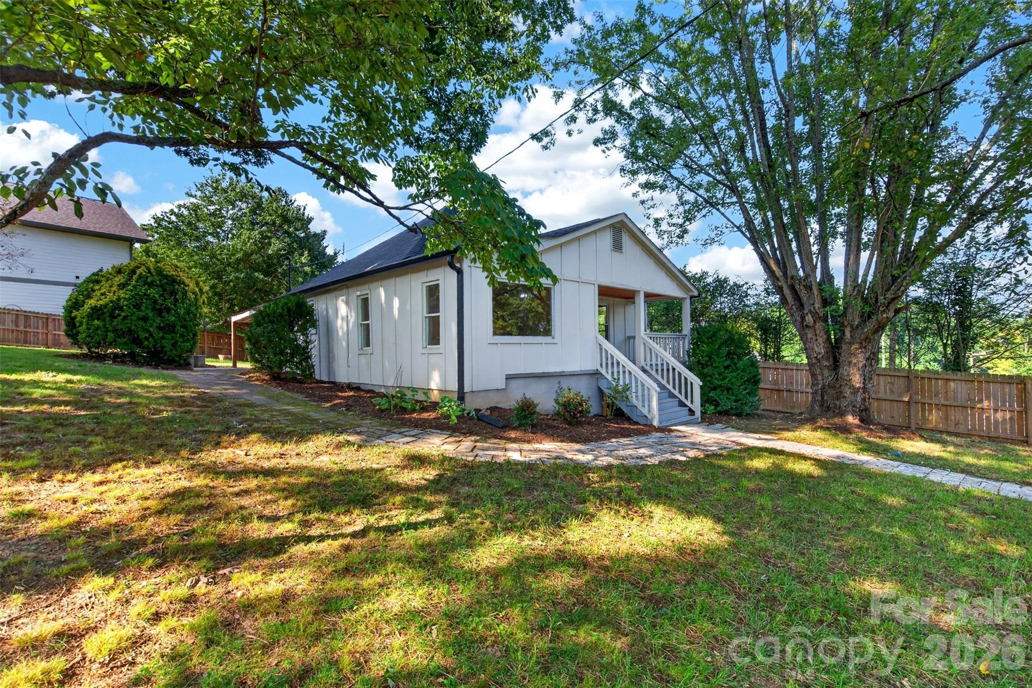Large Corner Lot - 39 Wyatt Street, Asheville