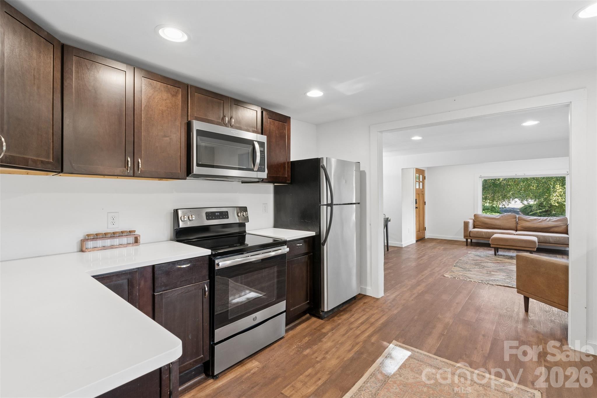 Single Family Residence at 39 Wyatt Street, Asheville, photo 8 of 34