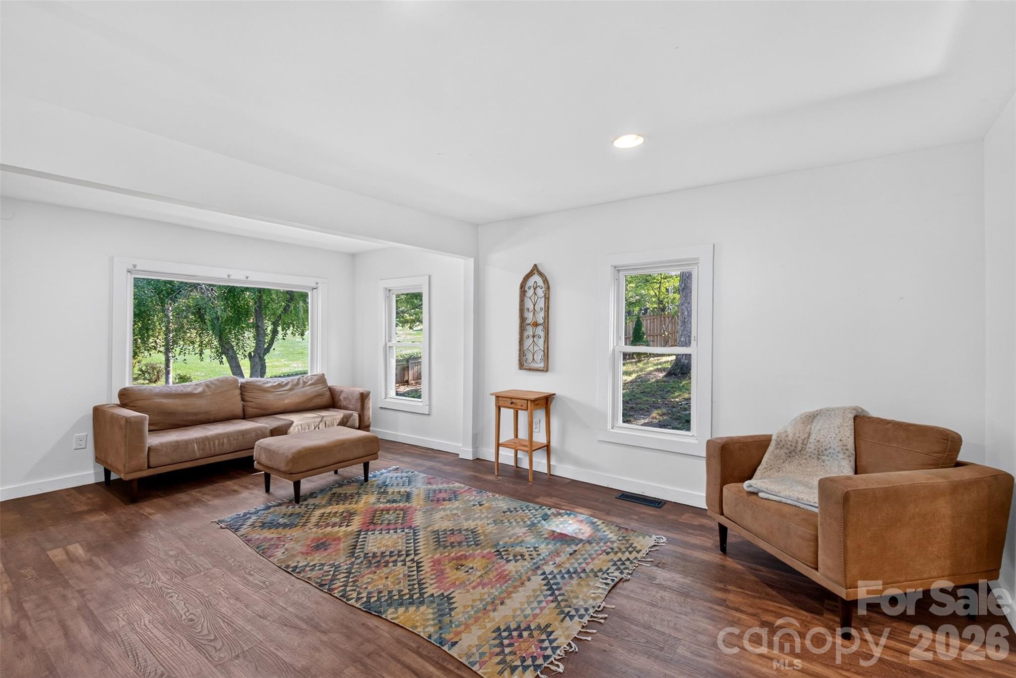 Single Family Residence at 39 Wyatt Street, Asheville, photo 10 of 34