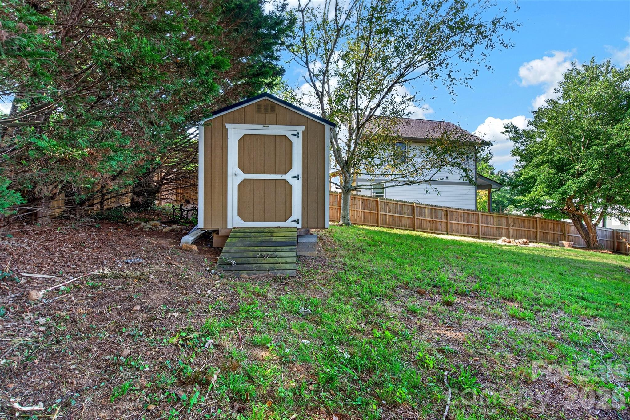 Single Family Residence at 39 Wyatt Street, Asheville, photo 31 of 34