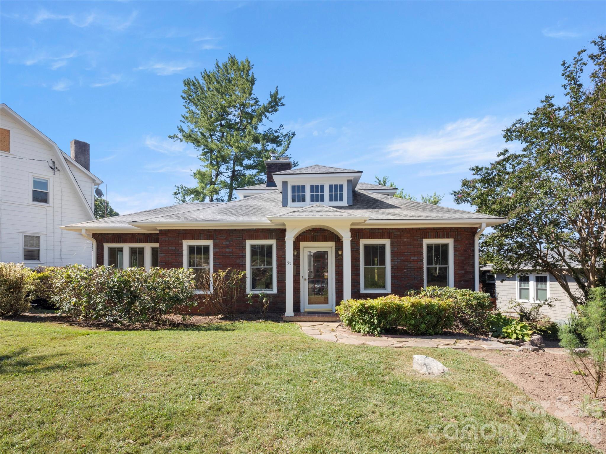 Single Family Residence at 65 Longview Road, Asheville, photo 2 of 25