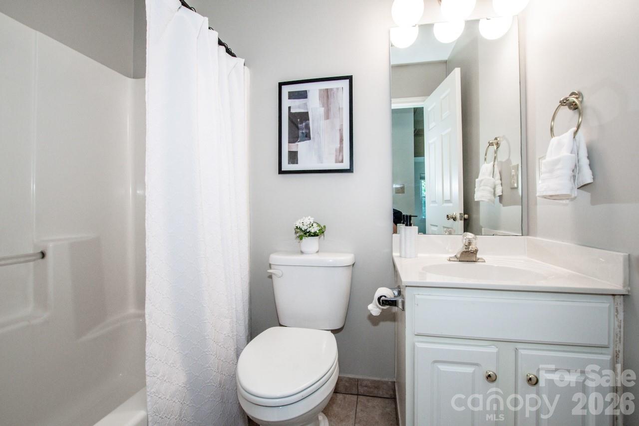 Single Family Residence at 7605 Wynstone Ridge Circle, Huntersville, photo 14 of 38