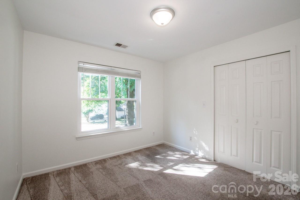 Single Family Residence at 7605 Wynstone Ridge Circle, Huntersville, photo 13 of 38