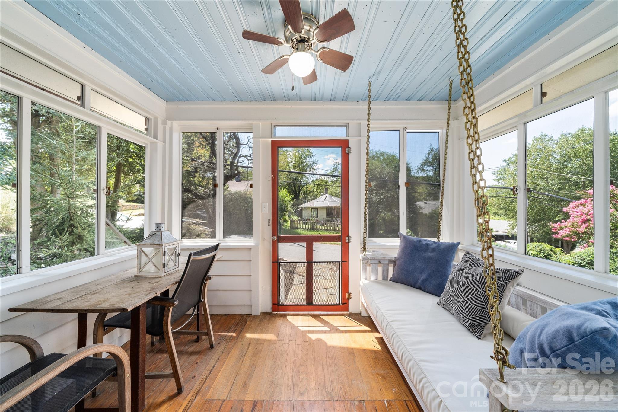 Enchanting screened front porch - 101 Olney Road, Asheville