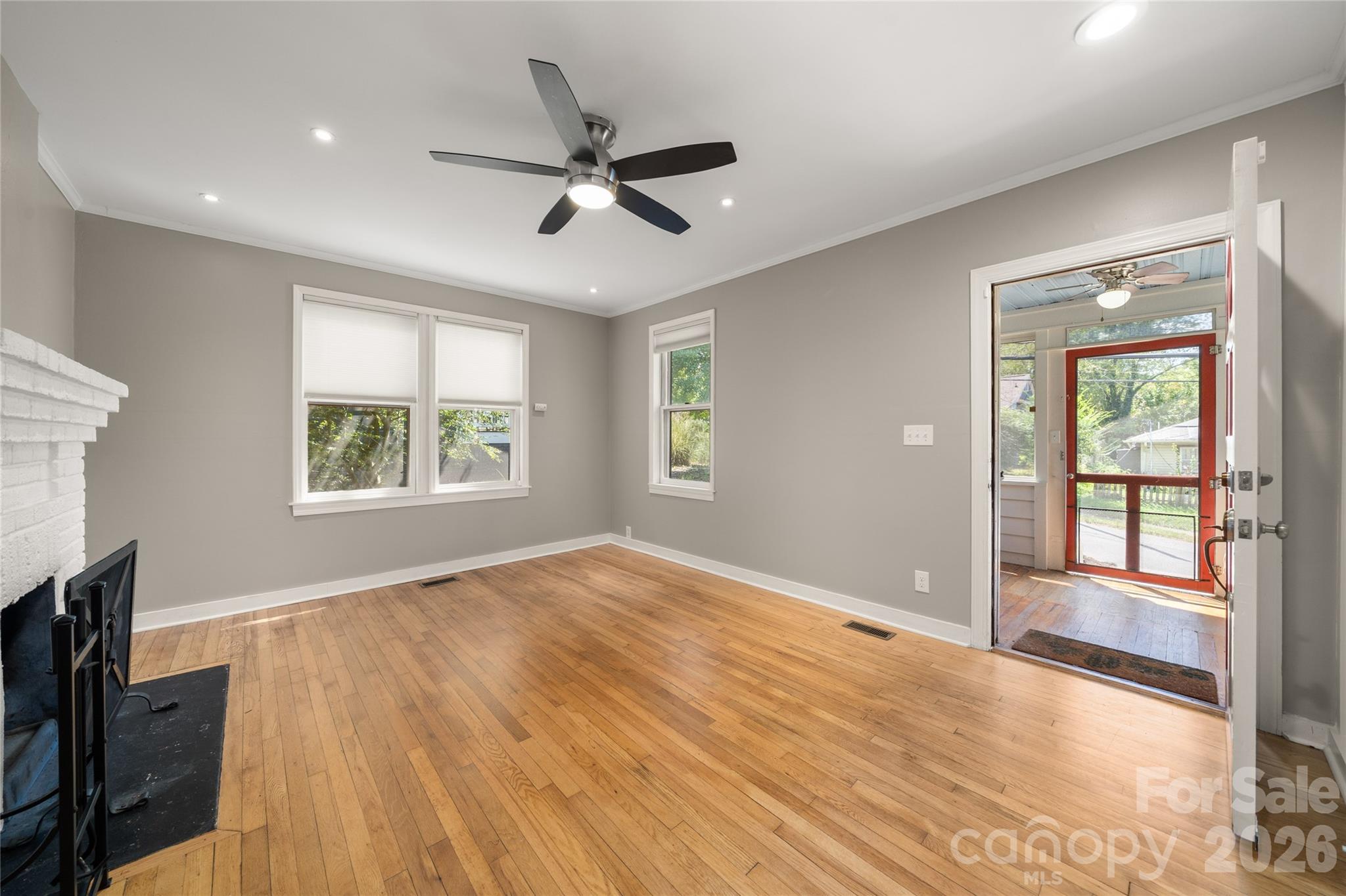 Incredible cross ventilation from the screened front porch to the back for sensational mountain fresh air breezes - 101 Olney Road, Asheville